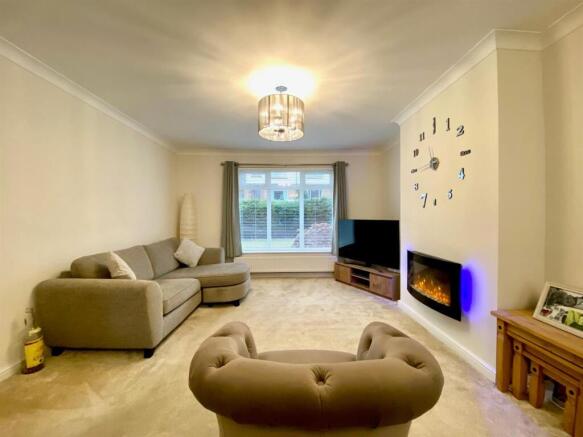 lounge3.jpg