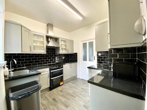 kitchen 1.jpg