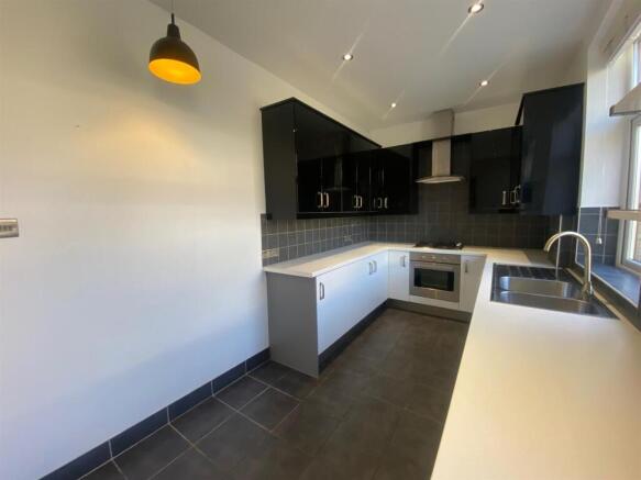 KITCHEN 1.jpg