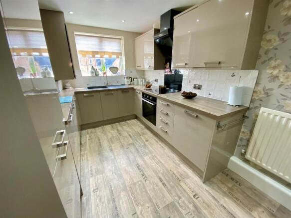 kitchen 1.jpg