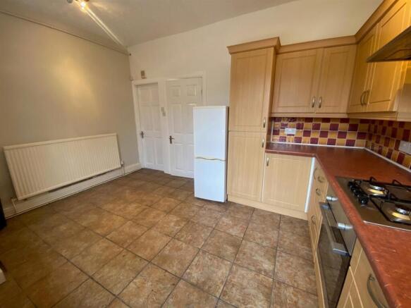 KITCHEN 1.jpg