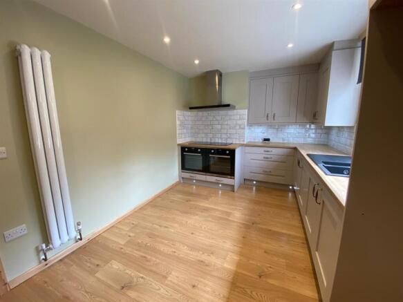 KITCHEN 1.jpg