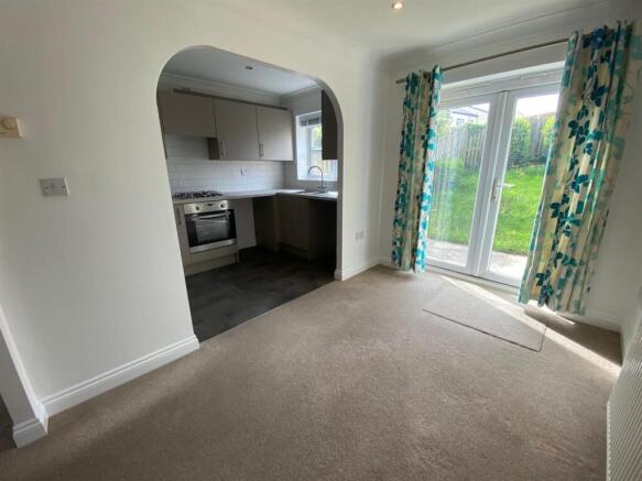 DINING ROOM 1.jpg