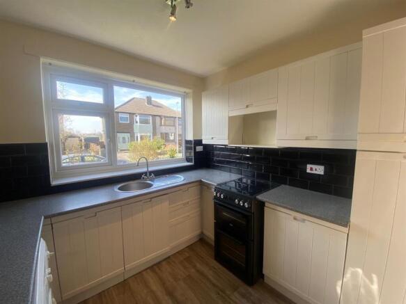 KITCHEN 1.jpg