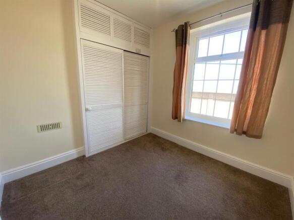 BEDROOM.jpg