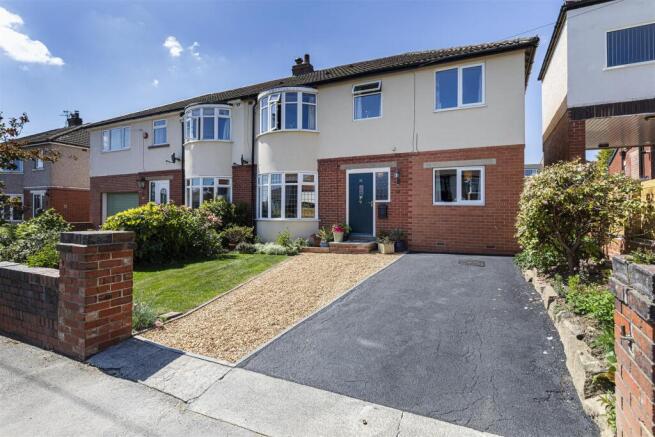 Bramleys Estate Agents - Kennedy Avenue - Fixby (4