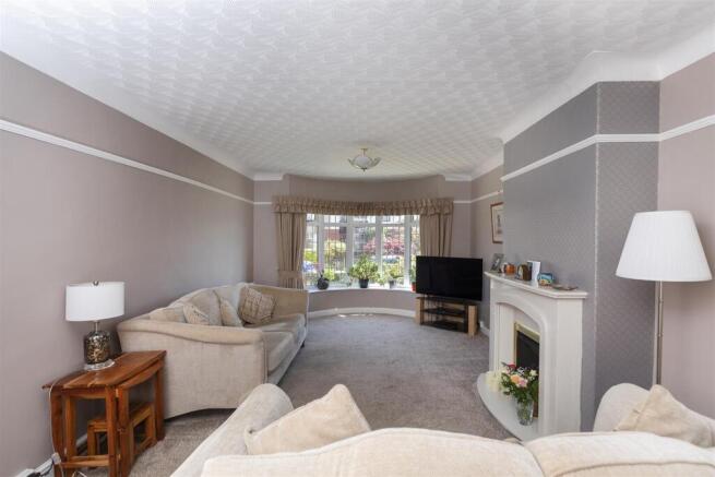 Bramleys Estate Agents - Kennedy Avenue - Fixby (2