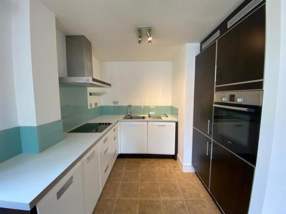 KITCHEN 1.jpg