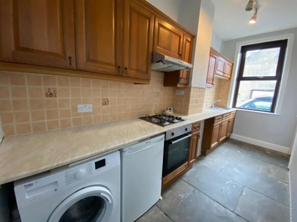 KITCHEN 1.jpg