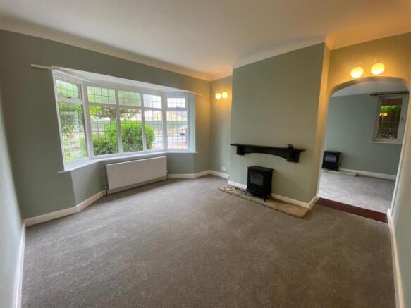 LOUNGE 1.jpg