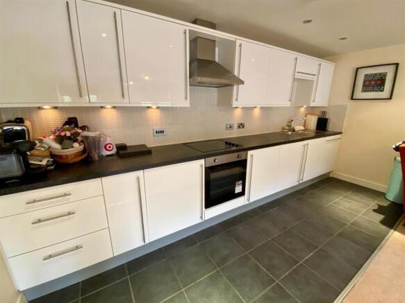 kitchen area.jpg