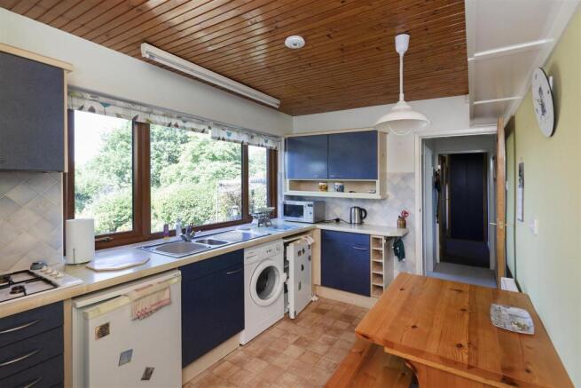 Bramleys Estate Agents - Lydgate Drive - Lepton (7