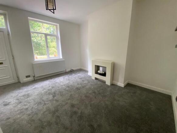 LIVING ROOM.jpg