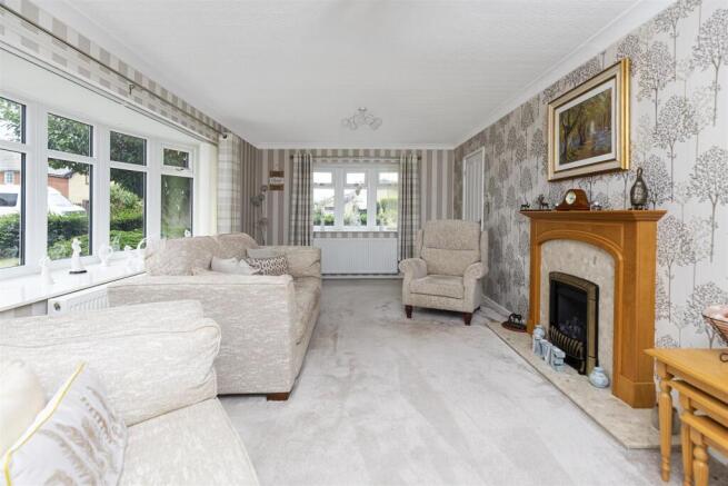 Bramleys Estate Agents - Elm Court - Kirkburton (1