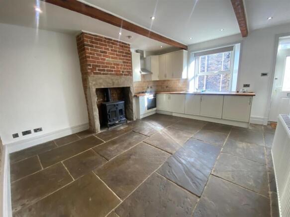KITCHEN 1.jpg