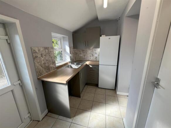 KITCHEN 1.jpeg