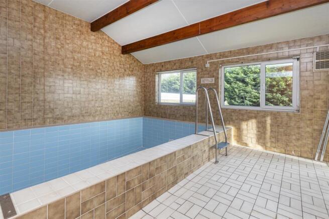 Bramleys Estate Agents - Gleneagles Way - Fixby (1