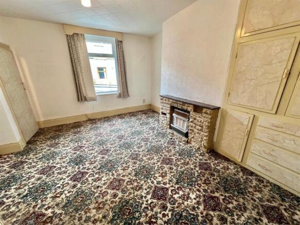 Bramleys Estate Agents - Wellington Street - Lindl