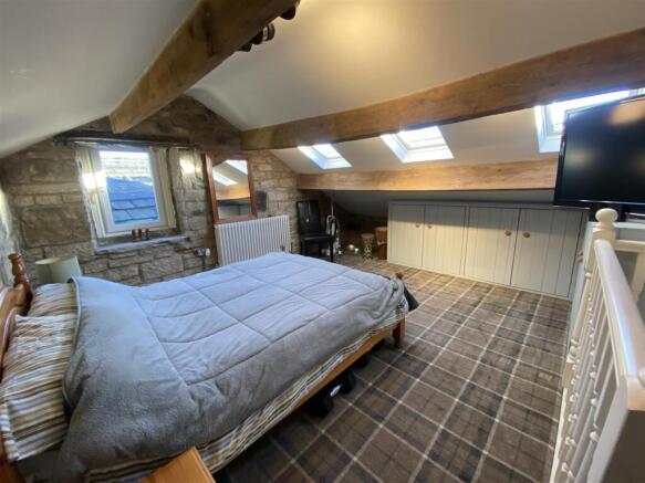 Bramleys Estate Agents - Squarefield - Scholes Moo