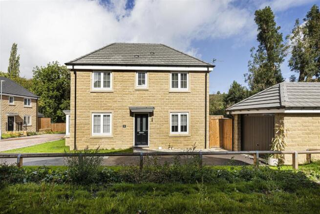 Bramleys Estate Agents - Holly Way - Honley (35).j