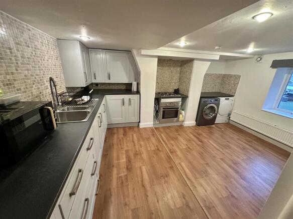 kitchen2.jpg