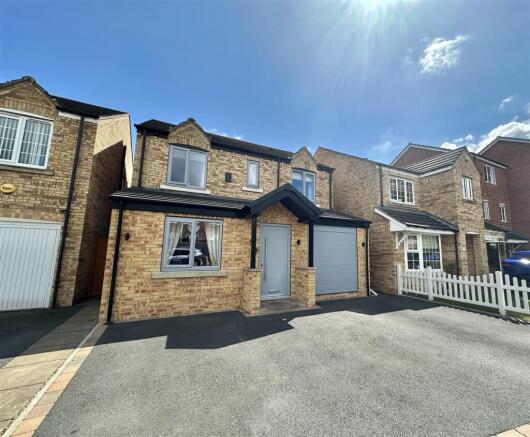 Bramleys Estate Agents - Little Green Lane - Heckm