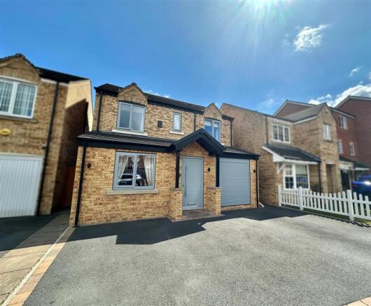 Bramleys Estate Agents - Little Green Lane - Heckm