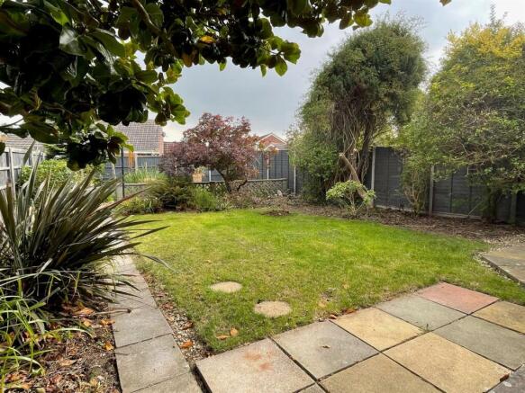 Rear Garden.,..jpg