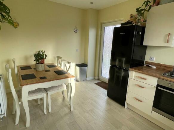 Kitchen..jpg