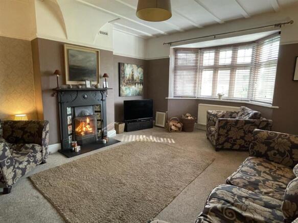 Sitting Room..jpg