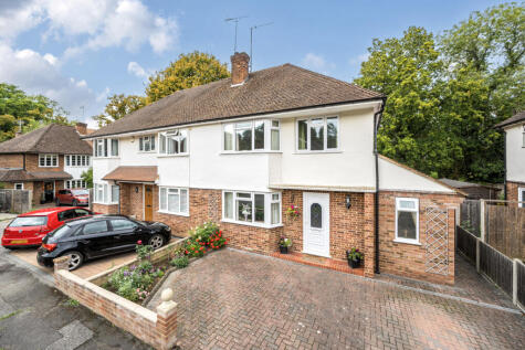 St James Close, St Johns, Woking, GU21