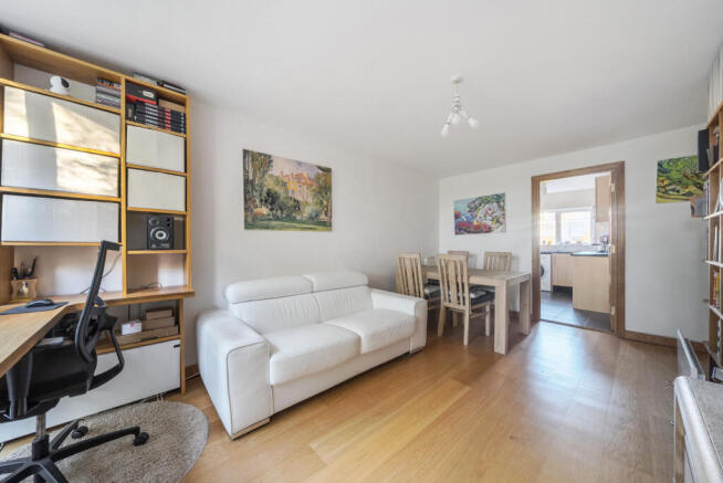 1371299-12-68f742...