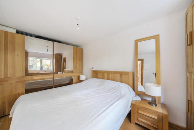 1371299-17-68f743...