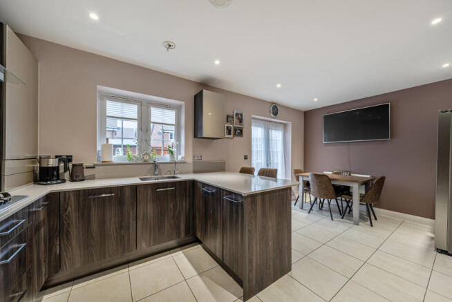 1397448-18-696657...