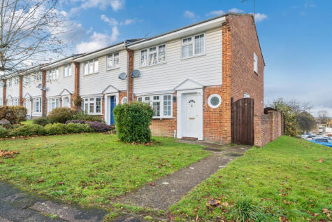 De Lara Way, Woking, GU21