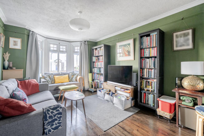 1396717-4-695e2a9...