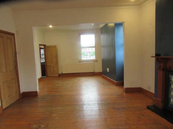 Through Lounge (rear)