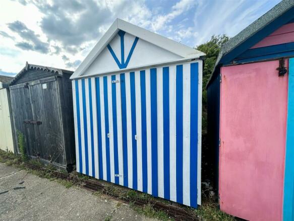 BEACH HUT FRONT