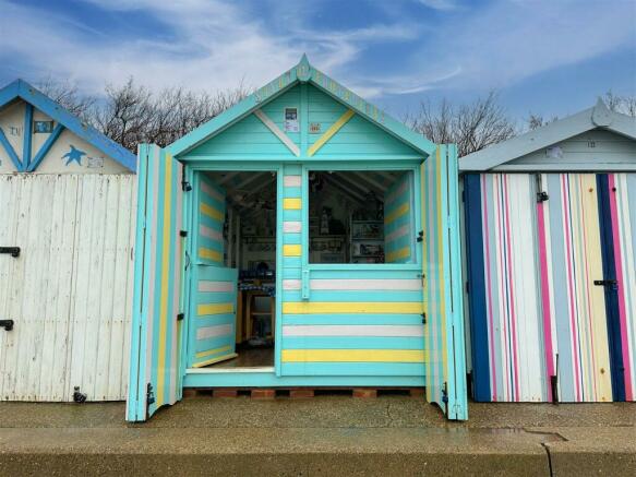 BEACH HUT FRONT