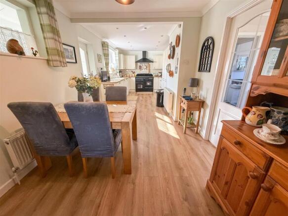 KITCHEN/DINER