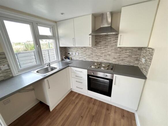 LOUNGE/KITCHENETTE