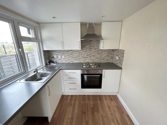 LOUNGE/KITCHENETTE