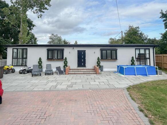 OUTSIDE FRONT OF PARK HOME