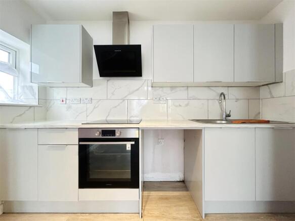LOUNGE KITCHENETTE