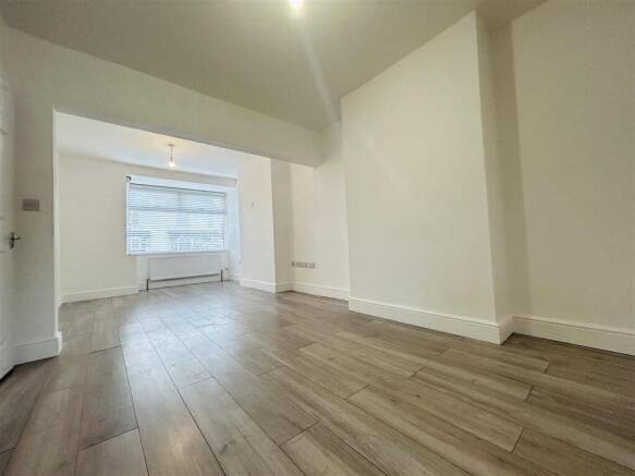 ALTERNATE VIEW OF LOUNGE