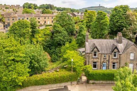 School Lane, Berry Brow, Huddersfield, HD4
