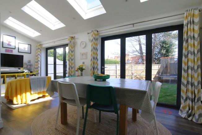 Family/dining room 