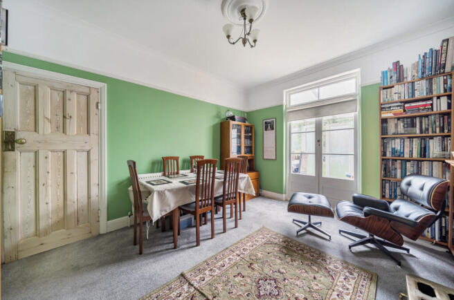 1375425-4-690a2c1...