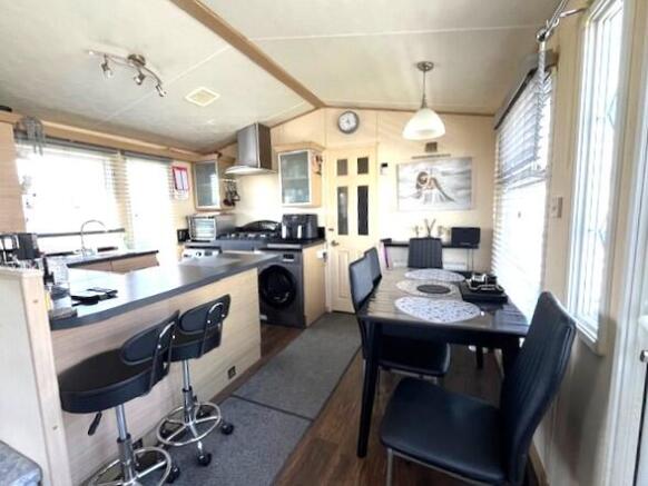 Kitchen/Dining Space