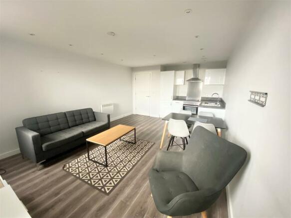 lounge kitchen 1.jpg